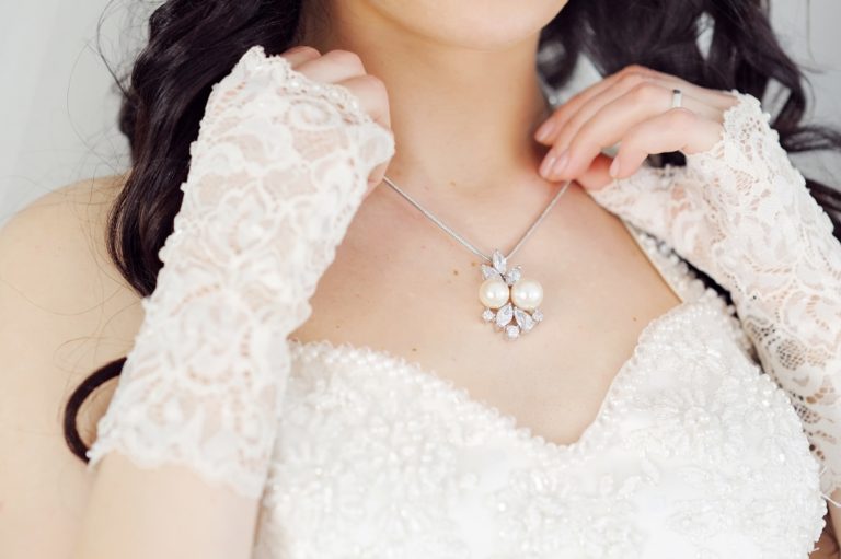 How to Choose Jewelry for Your Wedding Day?