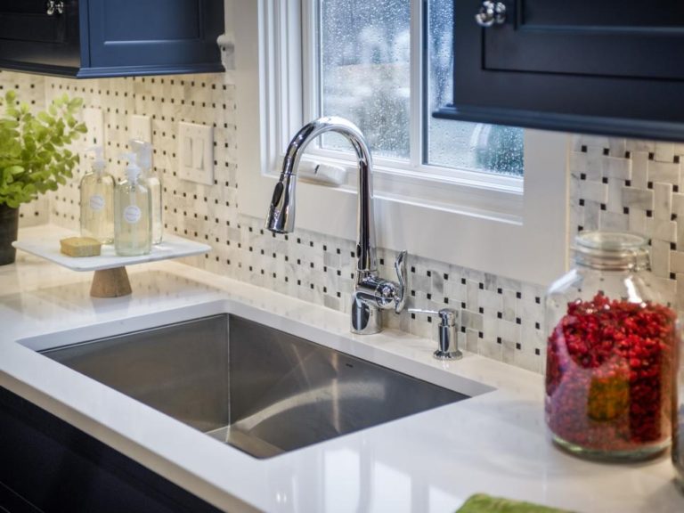 Why Quartz is the Best Countertop Material for Bathrooms