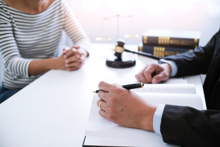 How Much Does It Normally Cost to Hire a Lawyer?