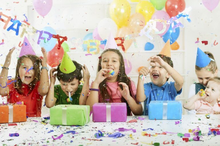 8 Unique Ways To Celebrate Your Birthday With Friends
